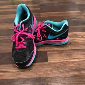 Women’s Nike Dual Fusion Lite Shoes. Like new!!!
